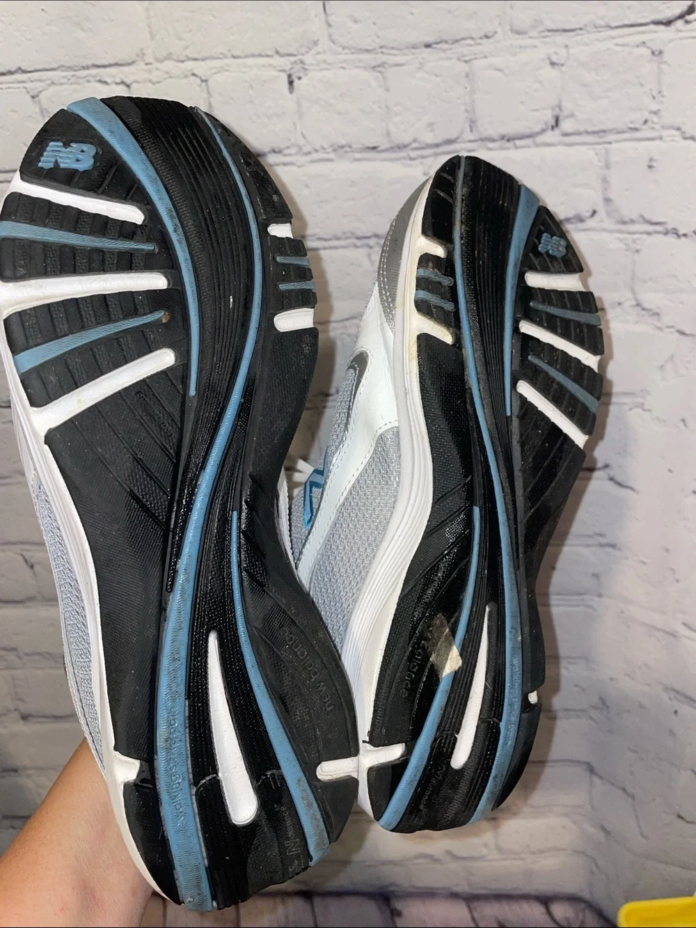 New Balance Women's Gray and Light Blue Athletic Walking Shoes sz8